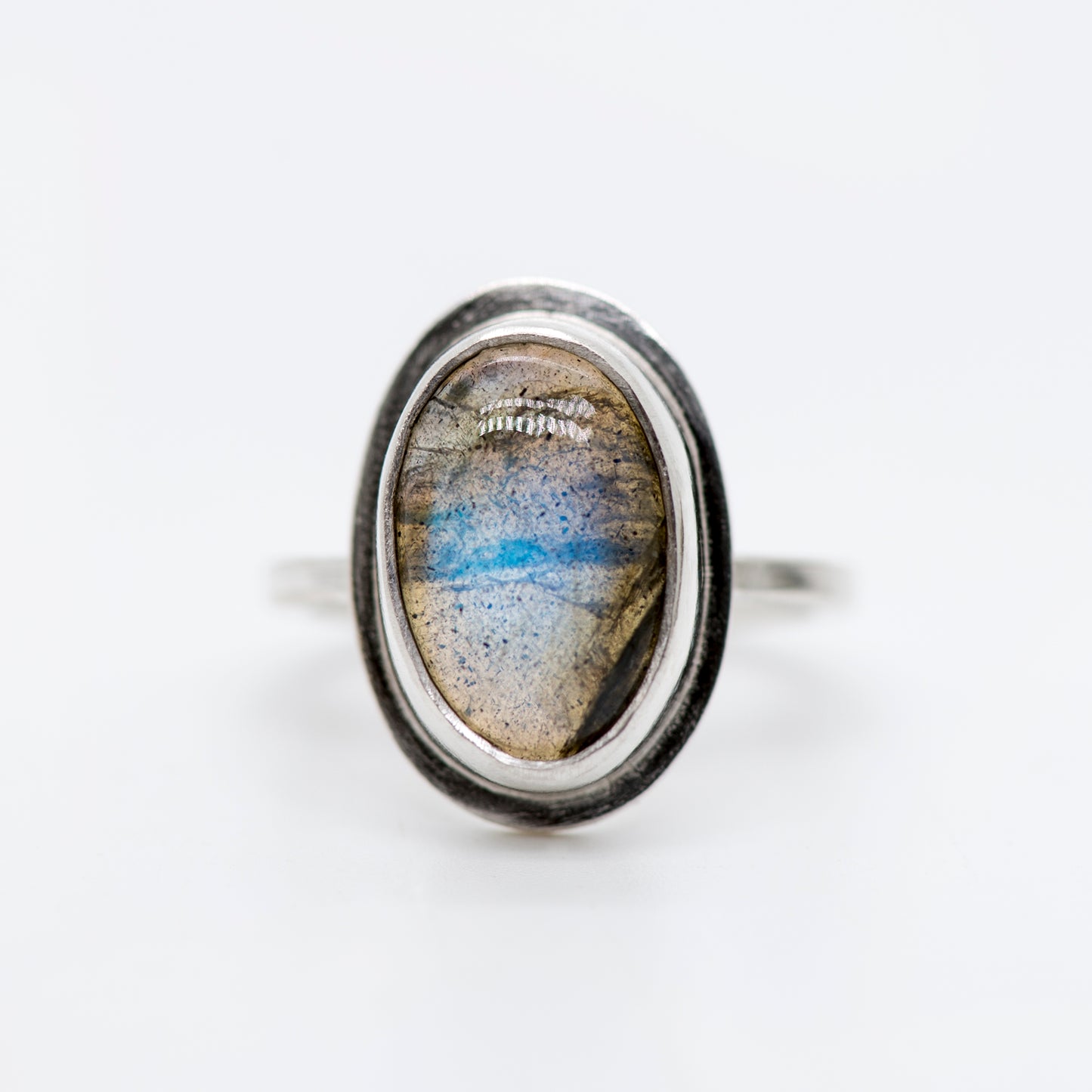 Rainbow Elegance: Labradorite Silver Ring