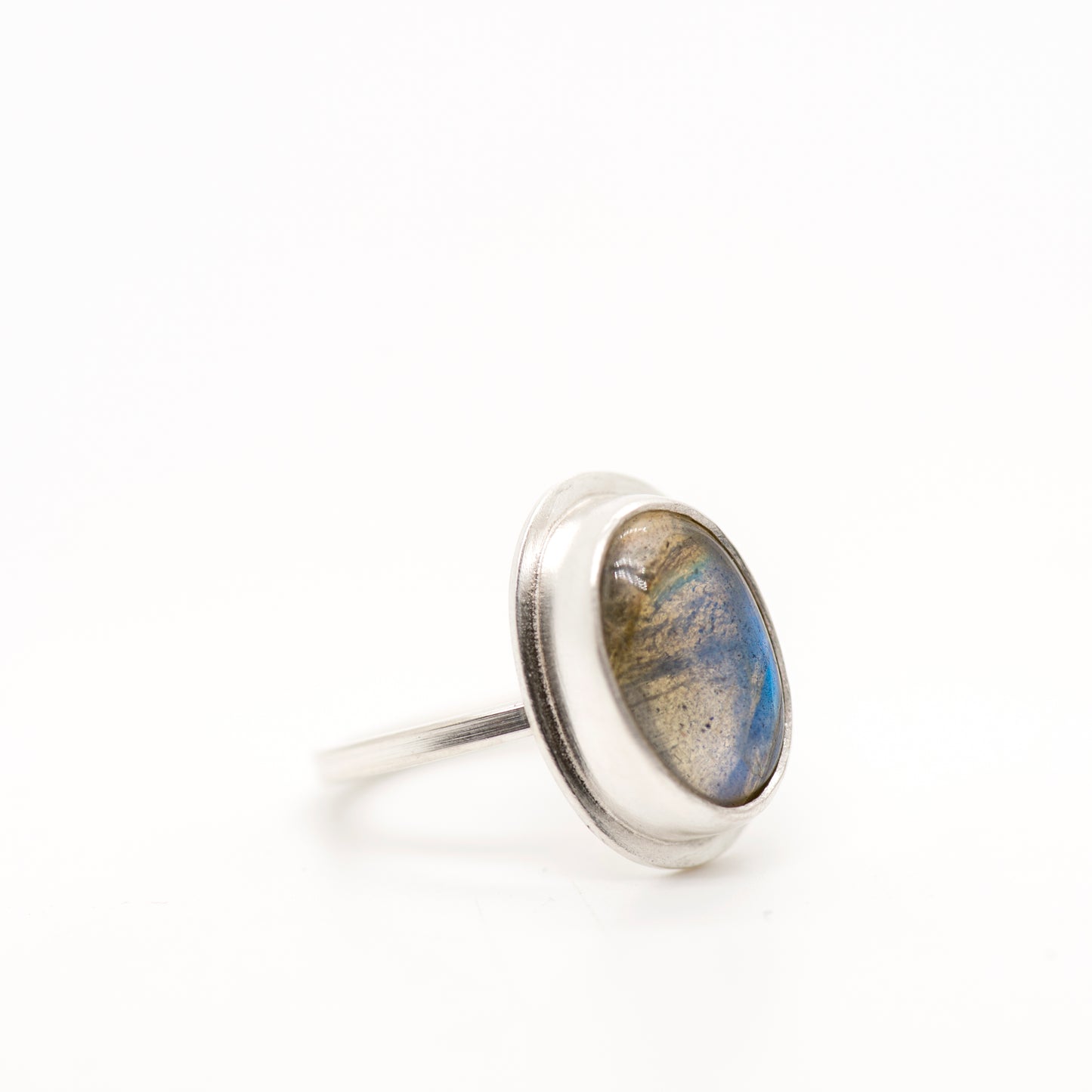 Rainbow Elegance: Labradorite Silver Ring