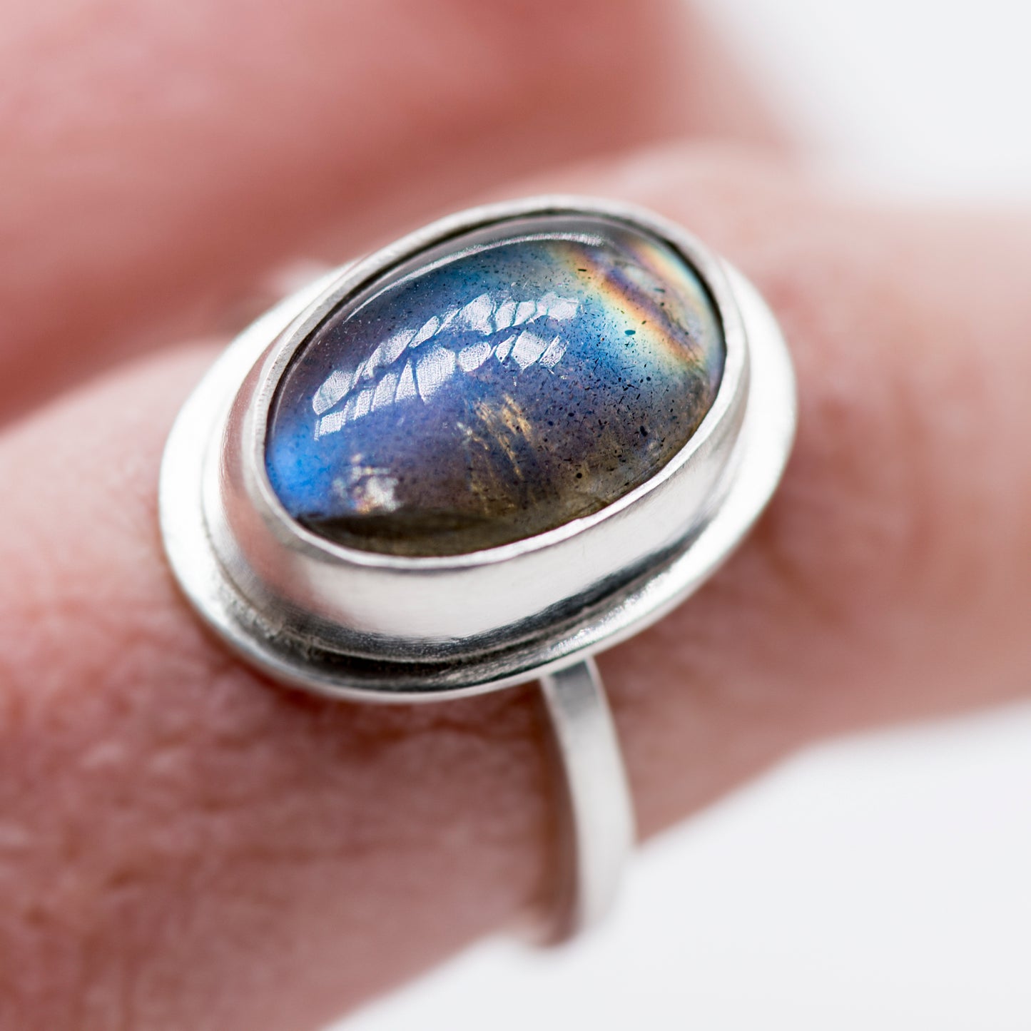 Rainbow Elegance: Labradorite Silver Ring - MorphiArtForge