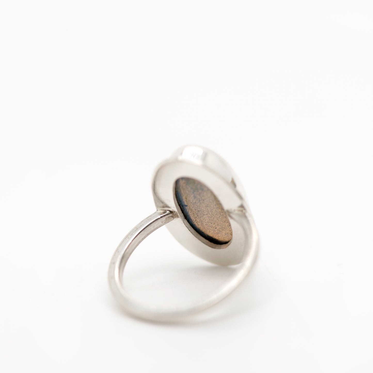 OceanBlue Elegance: Labradorite Silver Ring