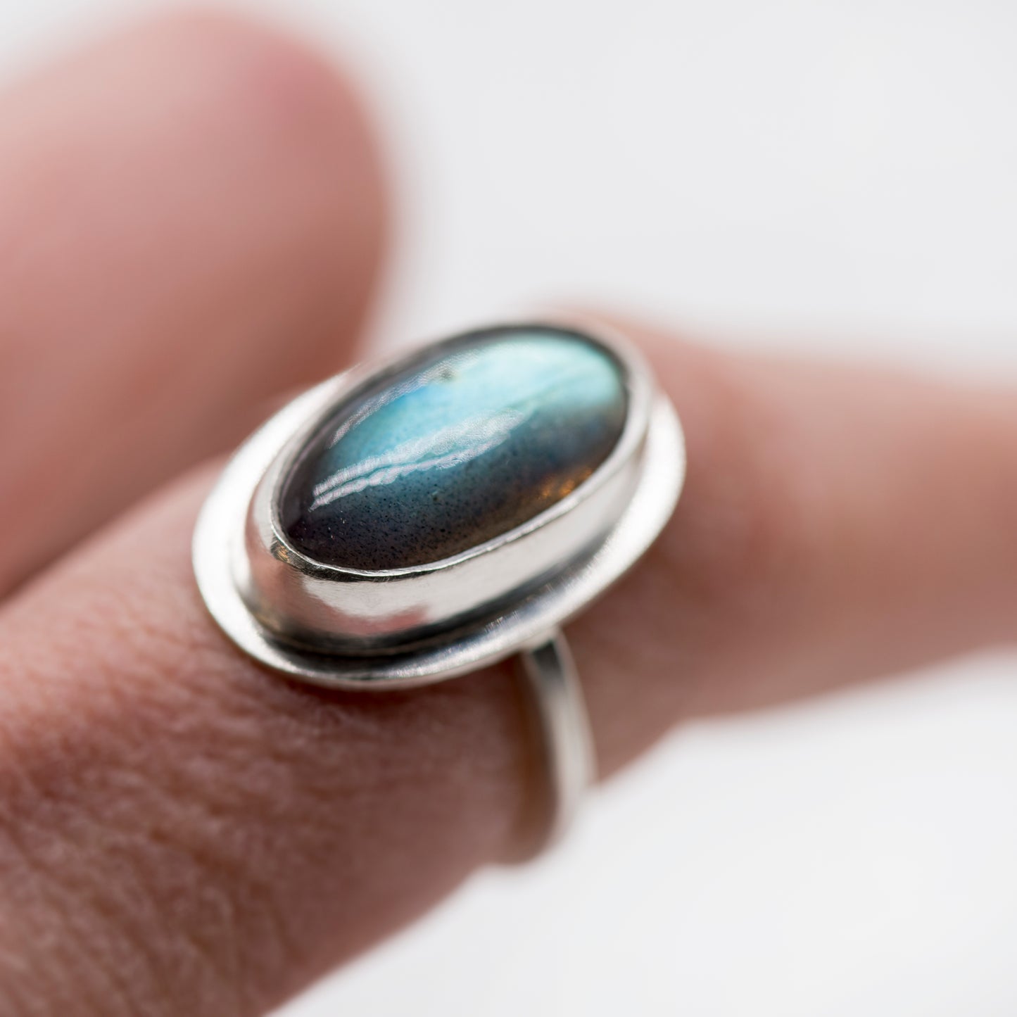 OceanBlue Elegance: Labradorite Silver Ring