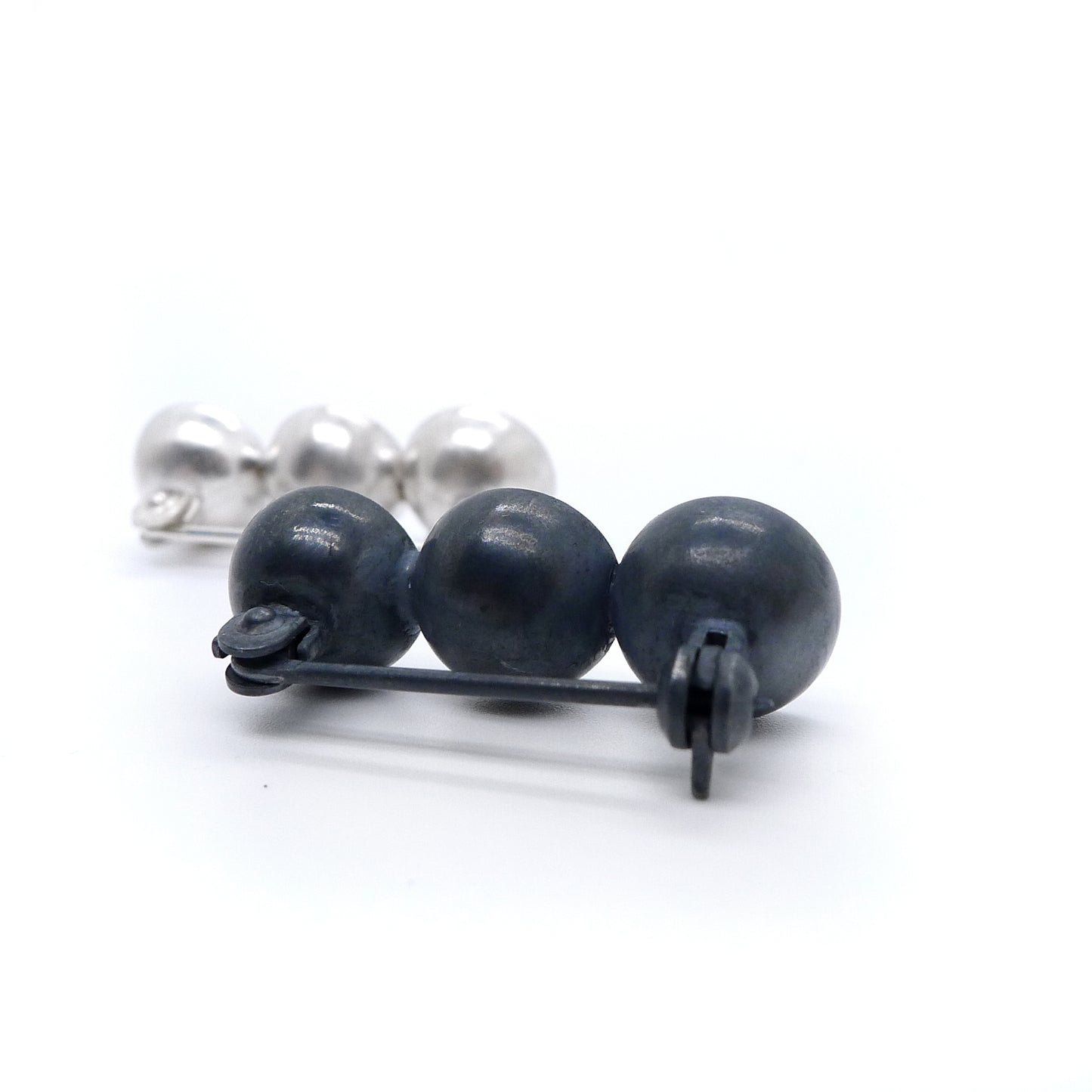 Breath Space: Ellipsis Brooch - MorphiArtForge