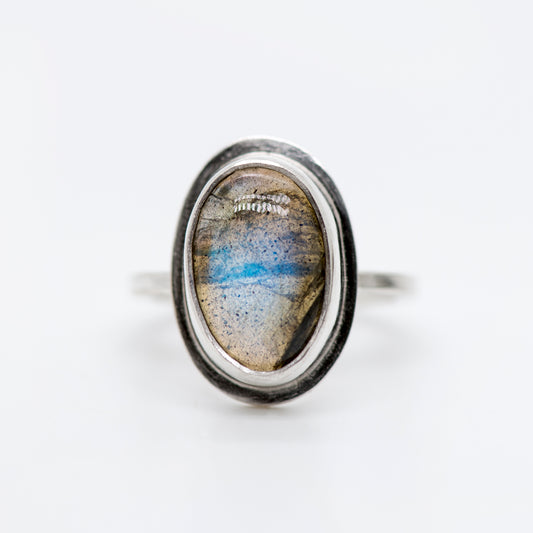 Rainbow Elegance: Labradorite Silver Ring - MorphiArtForge