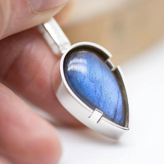 Labradorite pendant - MorphiArtForge