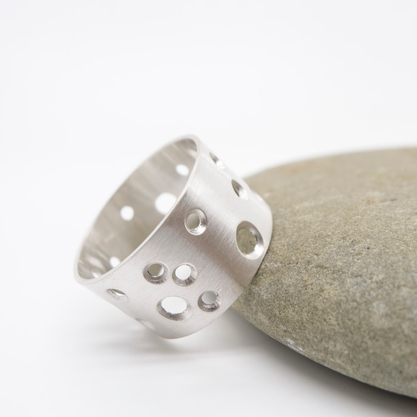 Polka Dot Art: Silver Ring